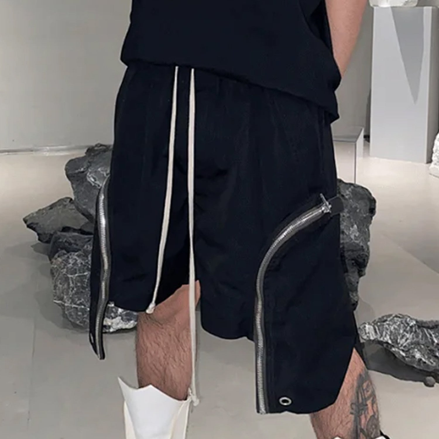 Casual shorts with zippered large pockets #91112