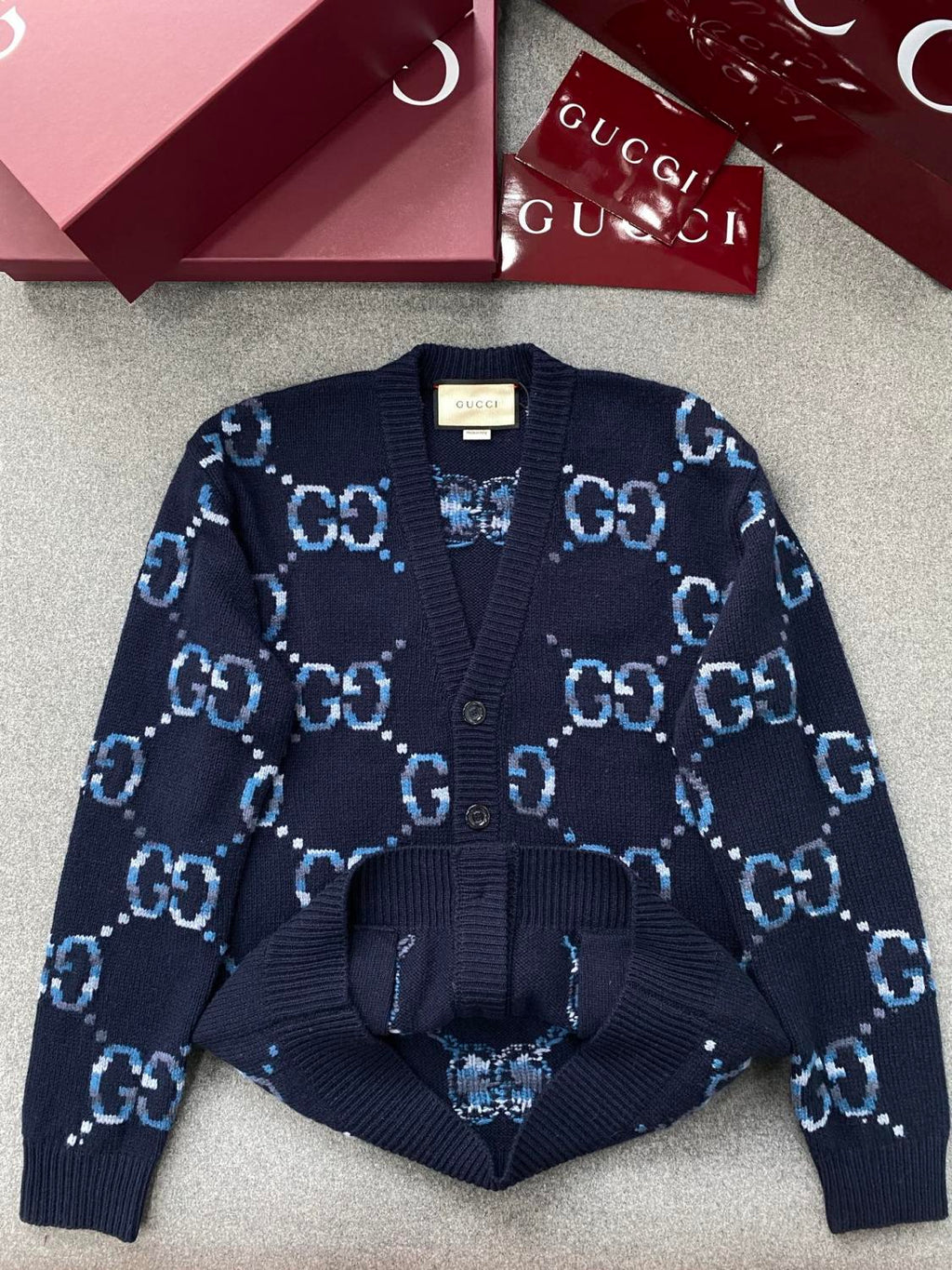 Men's Spring and Autumn Pattern Appliqu¨¦d Single Breasted V-neck long Sleeved Knit Wool Cardigan With GG Intarsia #82336A