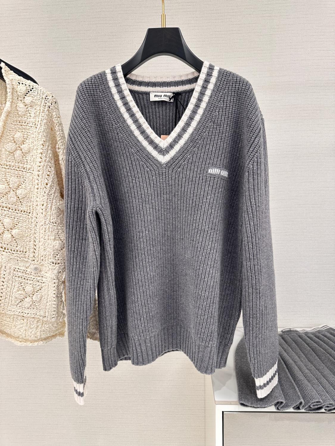 Women's Spring and Autumn Letter Printed V-Neck Casual Long Sleeve Cashmere Sweater Top #75114