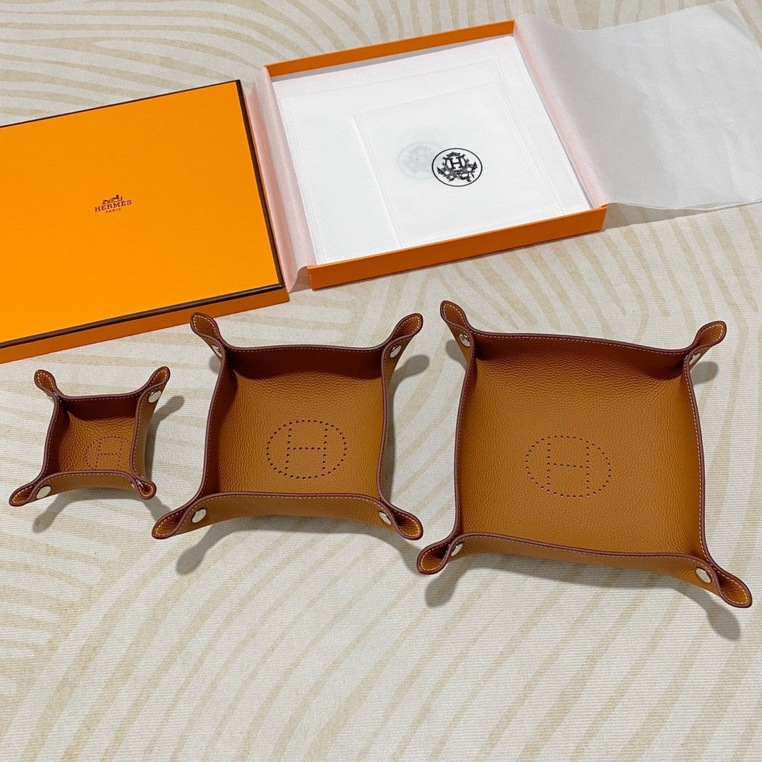 Simple Fashion Logo Printing Small 13x13cm Medium 22x22cm Large 25x25cm Whole Set Sold Color Blocking Leather Tray Accessories Ornaments #72946