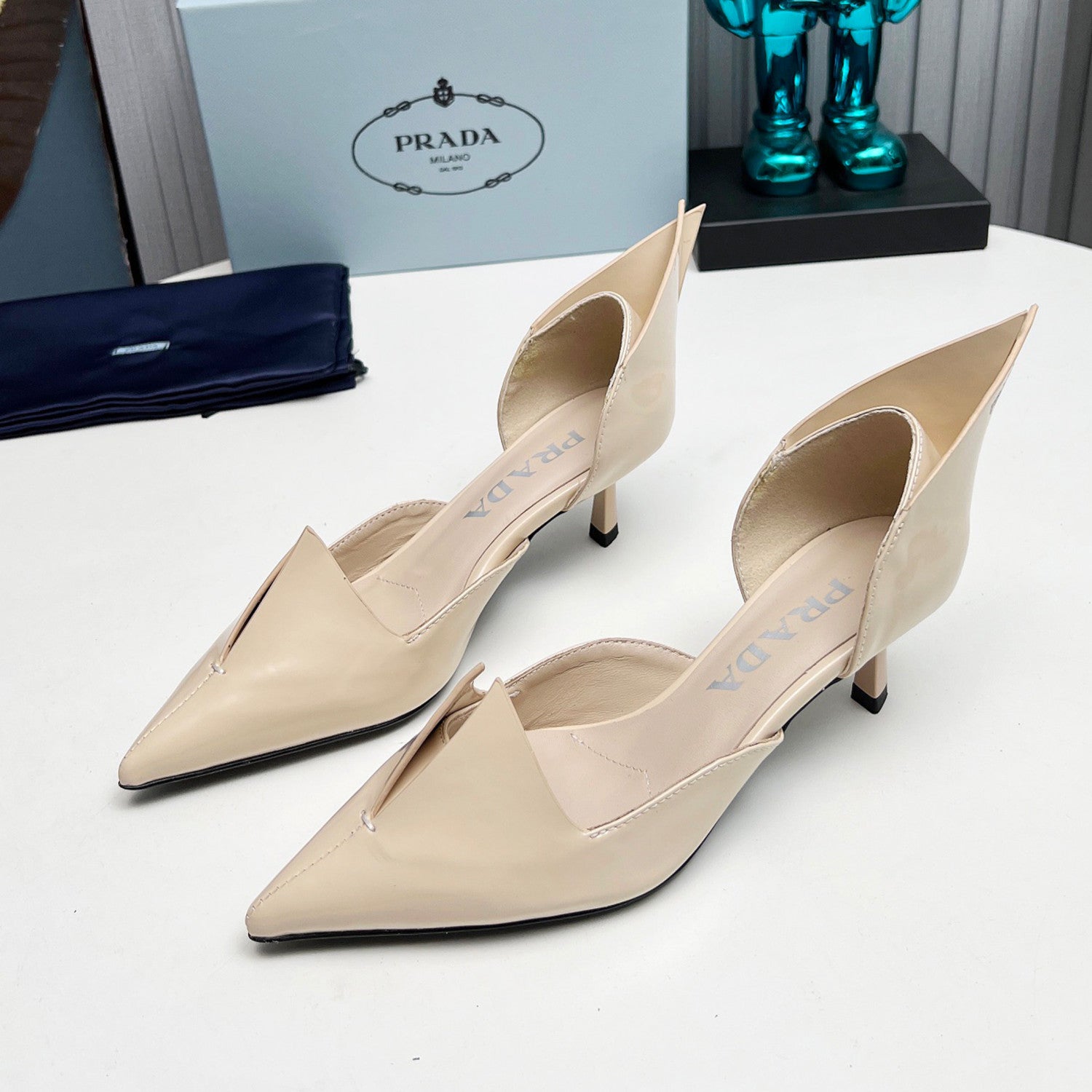 PR Two-tone Brushed Leather Pumps Fashionable And Luxurious Pointed-toe High Heels  Shoes With Elegant Heel Height Of 5.5 Cm #81395