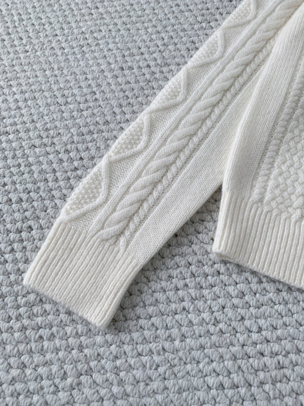 25 Coco Spring Autumn New Women's Ski Long-Sleeved Sweater Women's Fall/Winter Base Layer Sweaters: Stylish and Refined #83229A