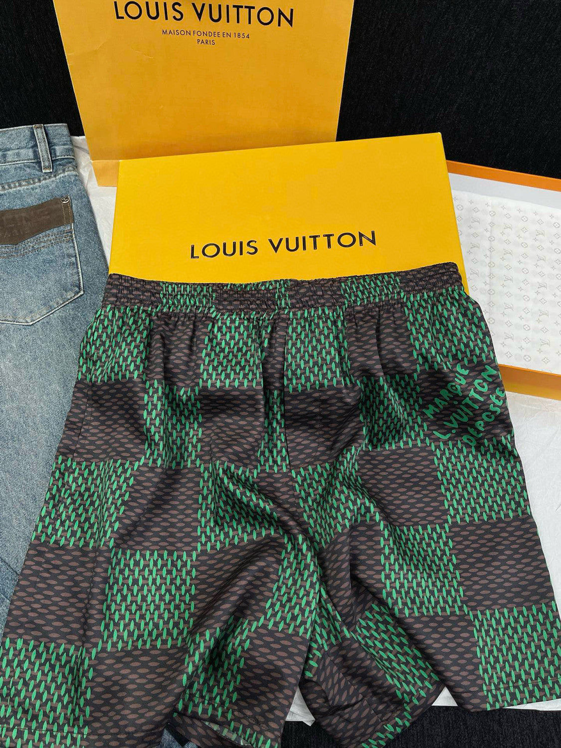 Men's Summer Green Checkerboard Logo Pattern Single Breasted Loose Short Sleeved Shirt High Waisted Elastic Leisure Shorts Pants Sei Suit #98616