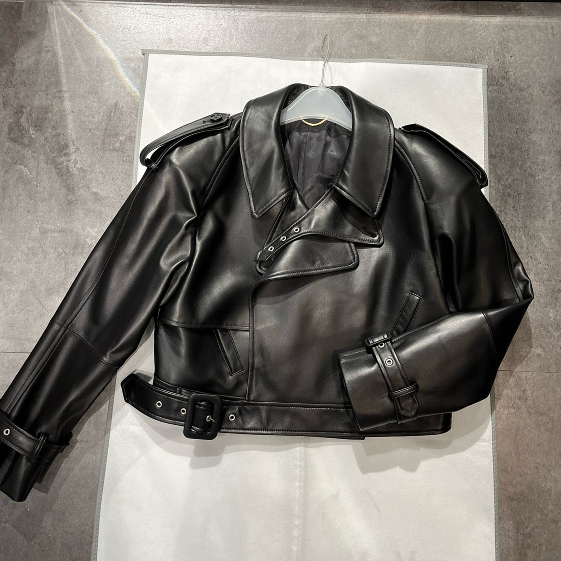 Women's Spring And Autumn Fashion High Street Sheepskin Lapel Short Leather Button Biker Leather Jacket Ngvp #8158