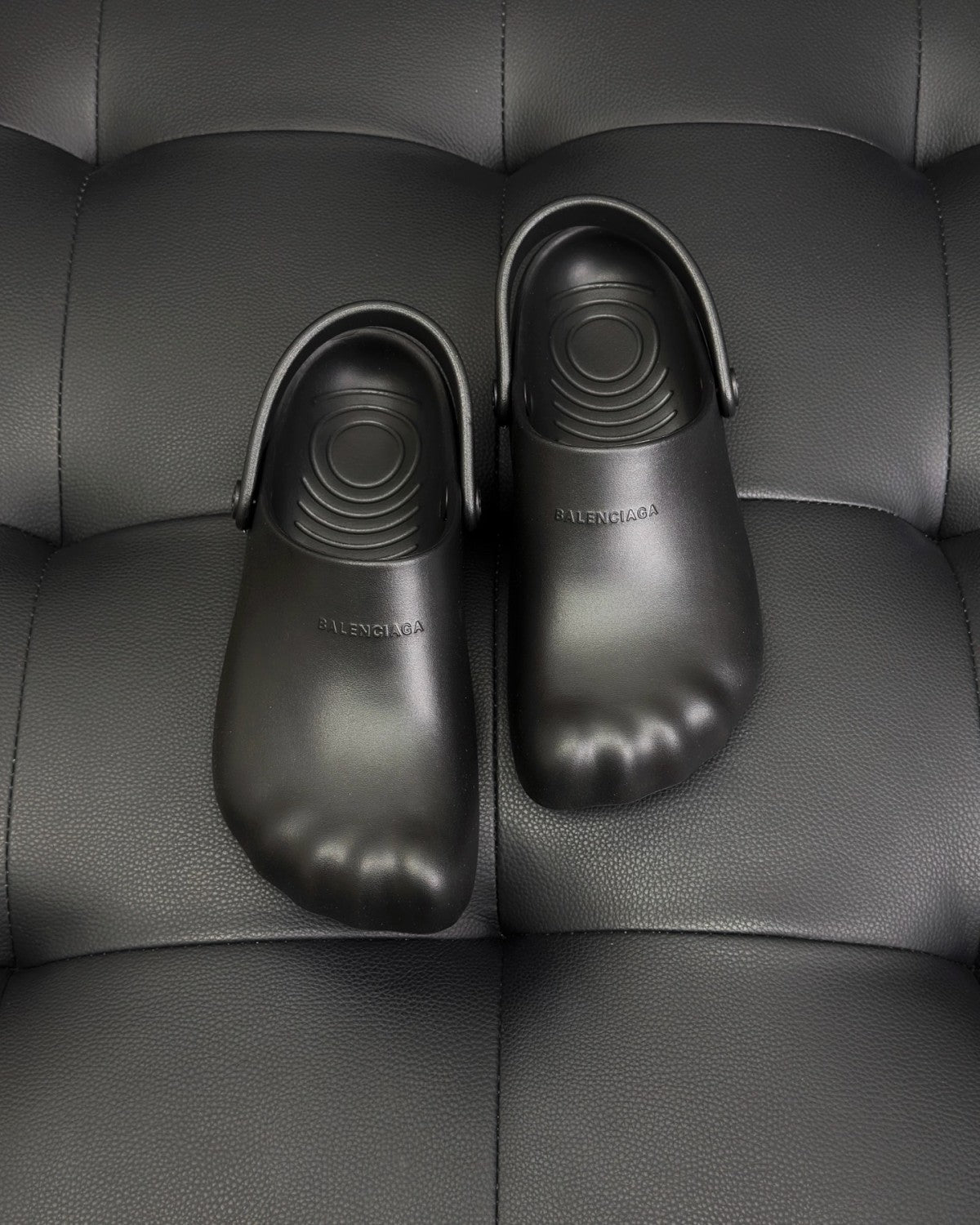 B X Crocs Men's And Women's Solid Color Summer Round-toe Slip-on Shoes #77889