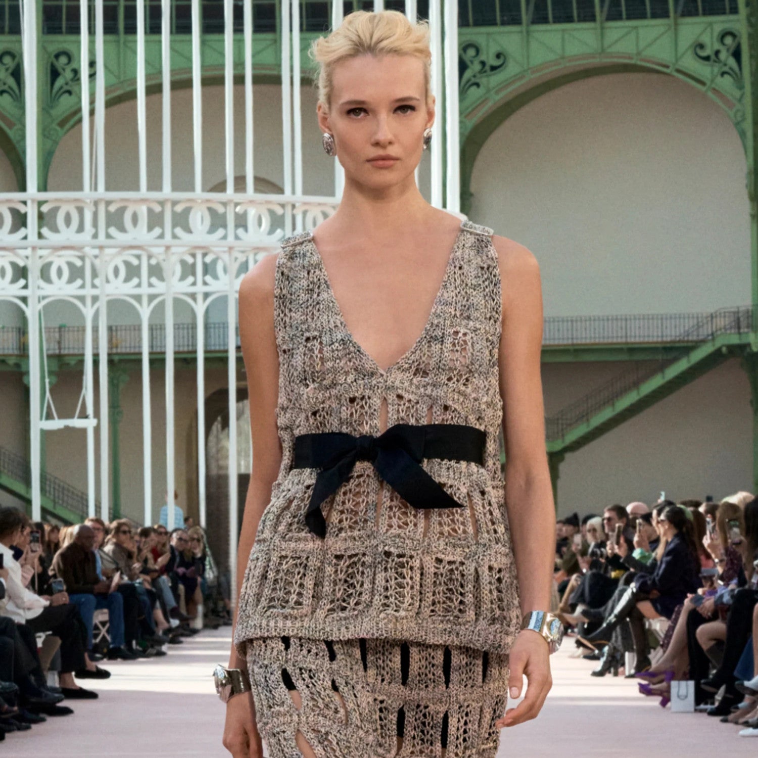 Women's Spring Summer Wispy Crochet Vest Knitted Top V-neck Sleeveless Vest T-shirt Ngvp #1597