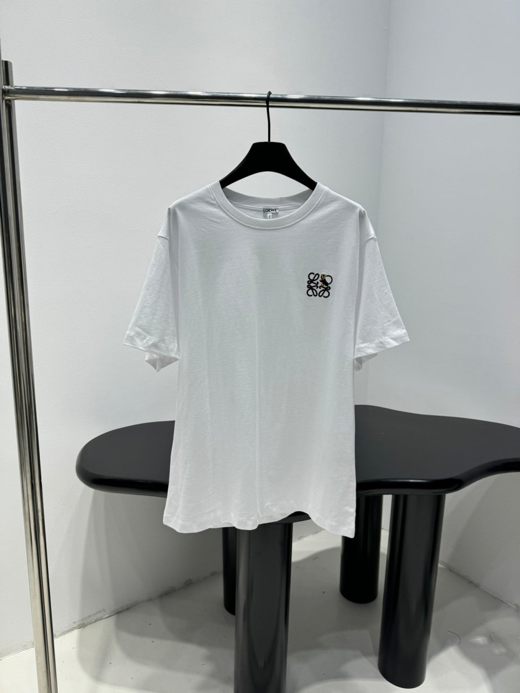 25 New Arrival Unisex Cotton Embroidered T-Shirt with Kitten and Brand Logo Embroidery. Crew Neck. Drop Shoulder Design #83173A