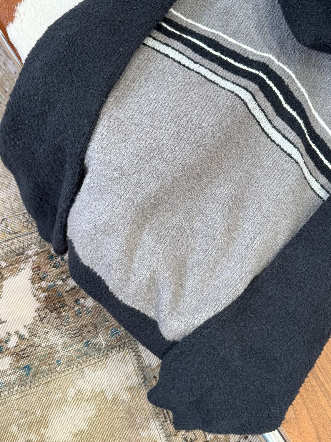 Men's Fluffy Zip-up Hoodie Grey Black White Cardigan Fashion Color-Block Knit with Logo Embroidery  #82428A