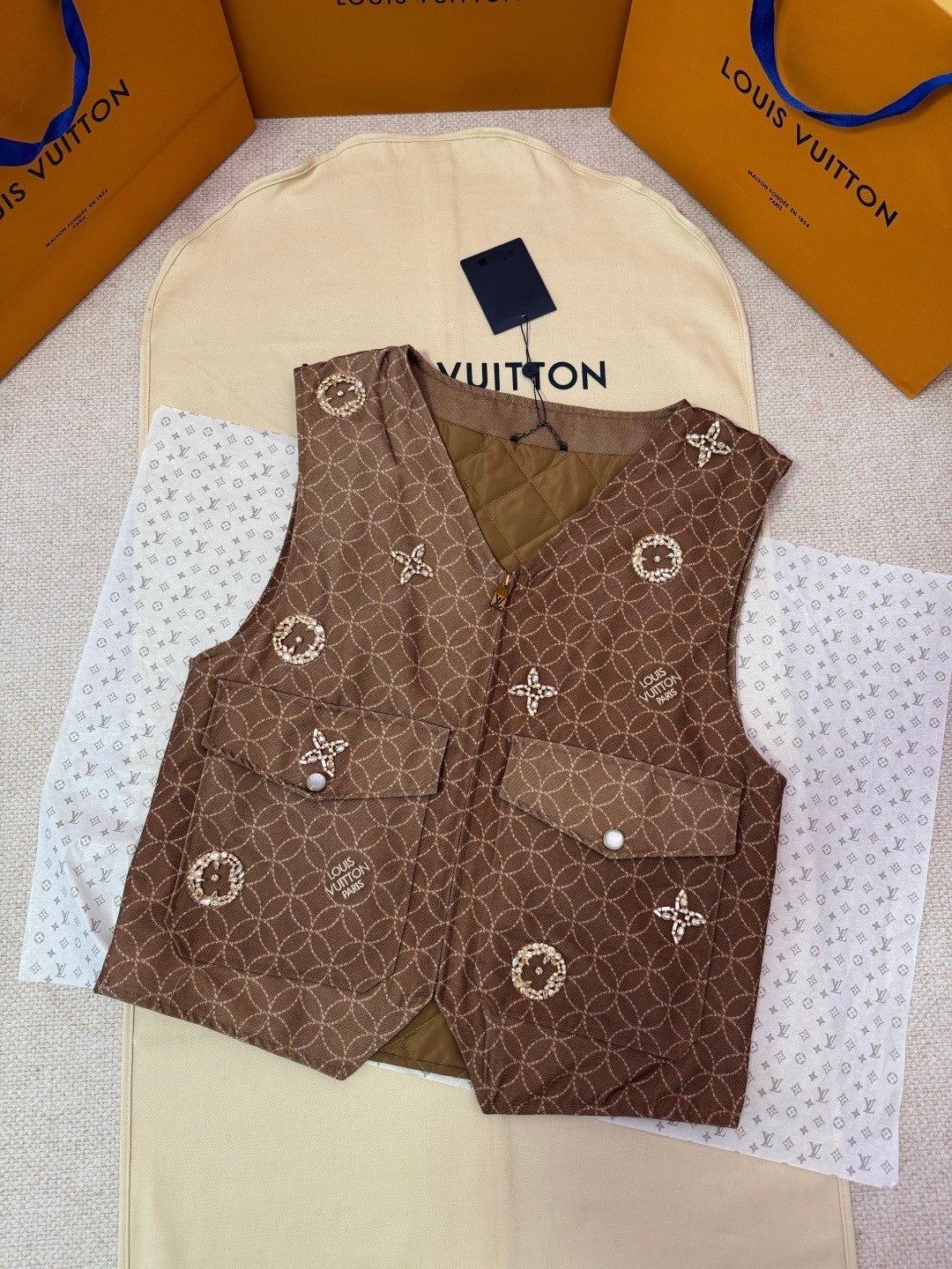 1Vx FW25 FallWinter Men's Collaboration Vest with Letter Print and Zipper Pockets #83218A
