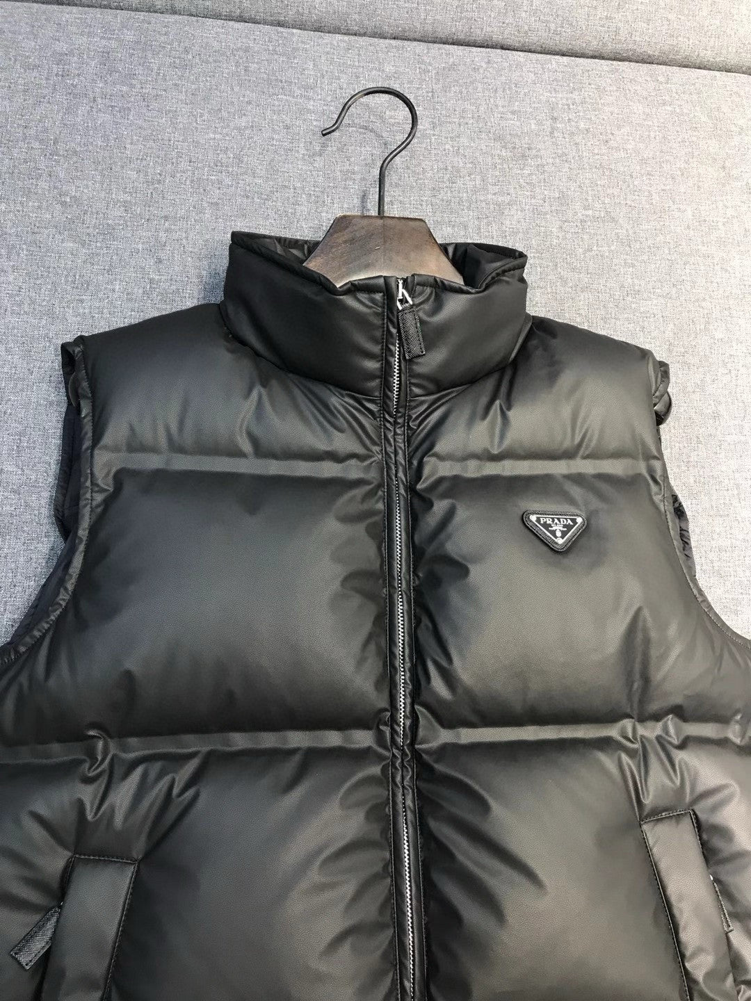 Men's And Women's Autumn/Winter Fashion Classic Solid Color High Neck Zipper Premium Fashion Style Business Casual Leather Down Vest #79435