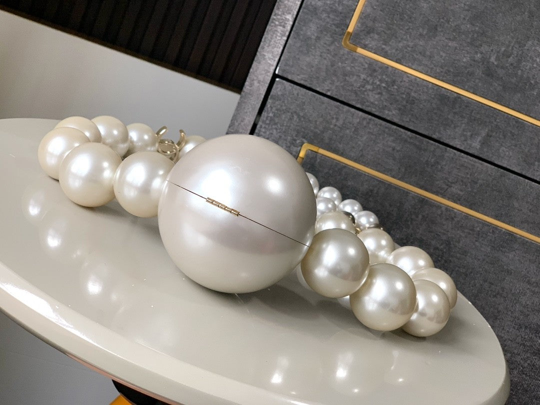 2025/26 Fall-winter Collection Pearl Necklace-inspired Structured Evening Clutch Fashionable And Exquisite Girlish-style Handbag Bag Bags #82242A