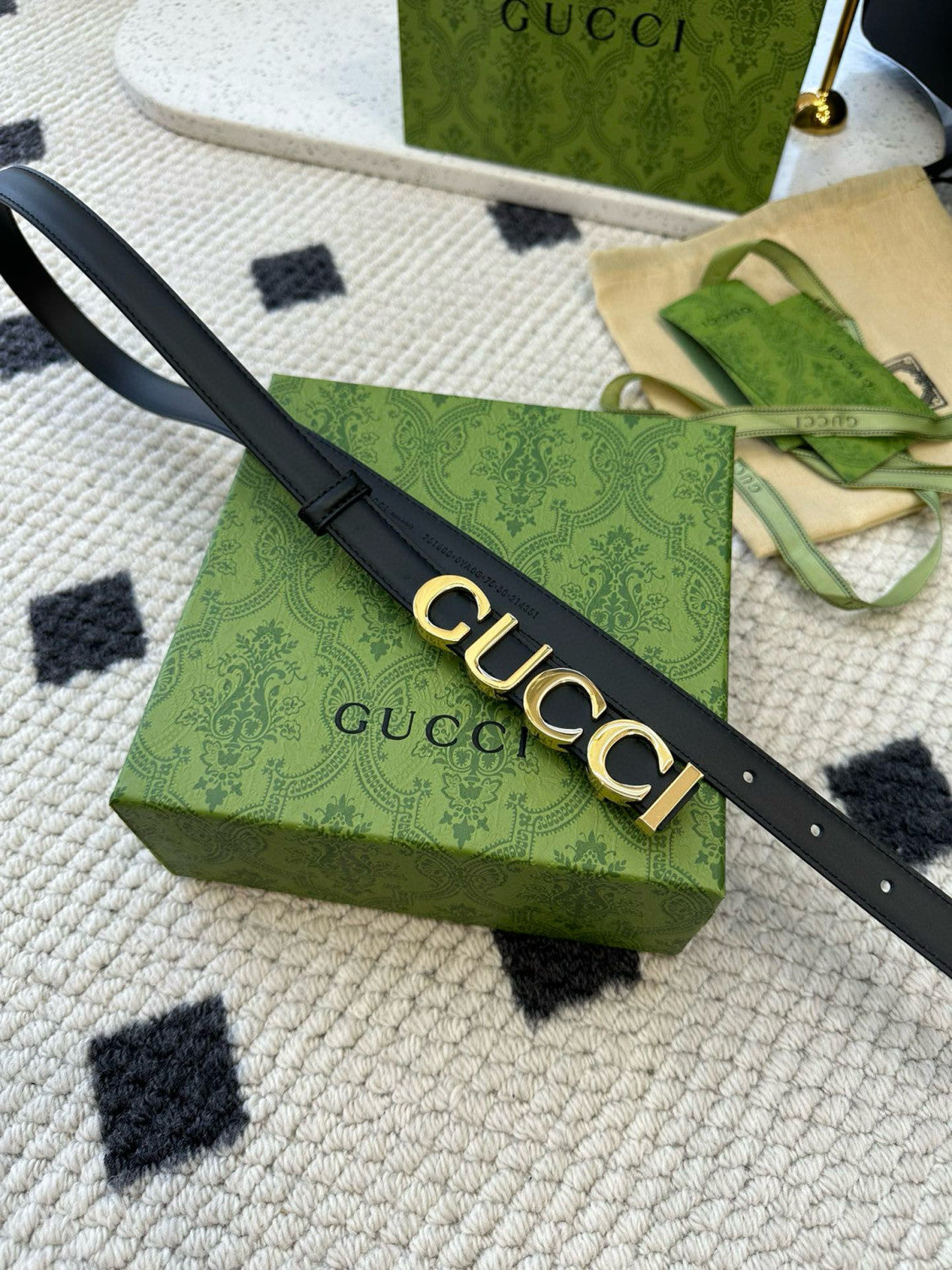 Women's Gold Logo Smooth Buckle Black Leather Thin Belt #98151