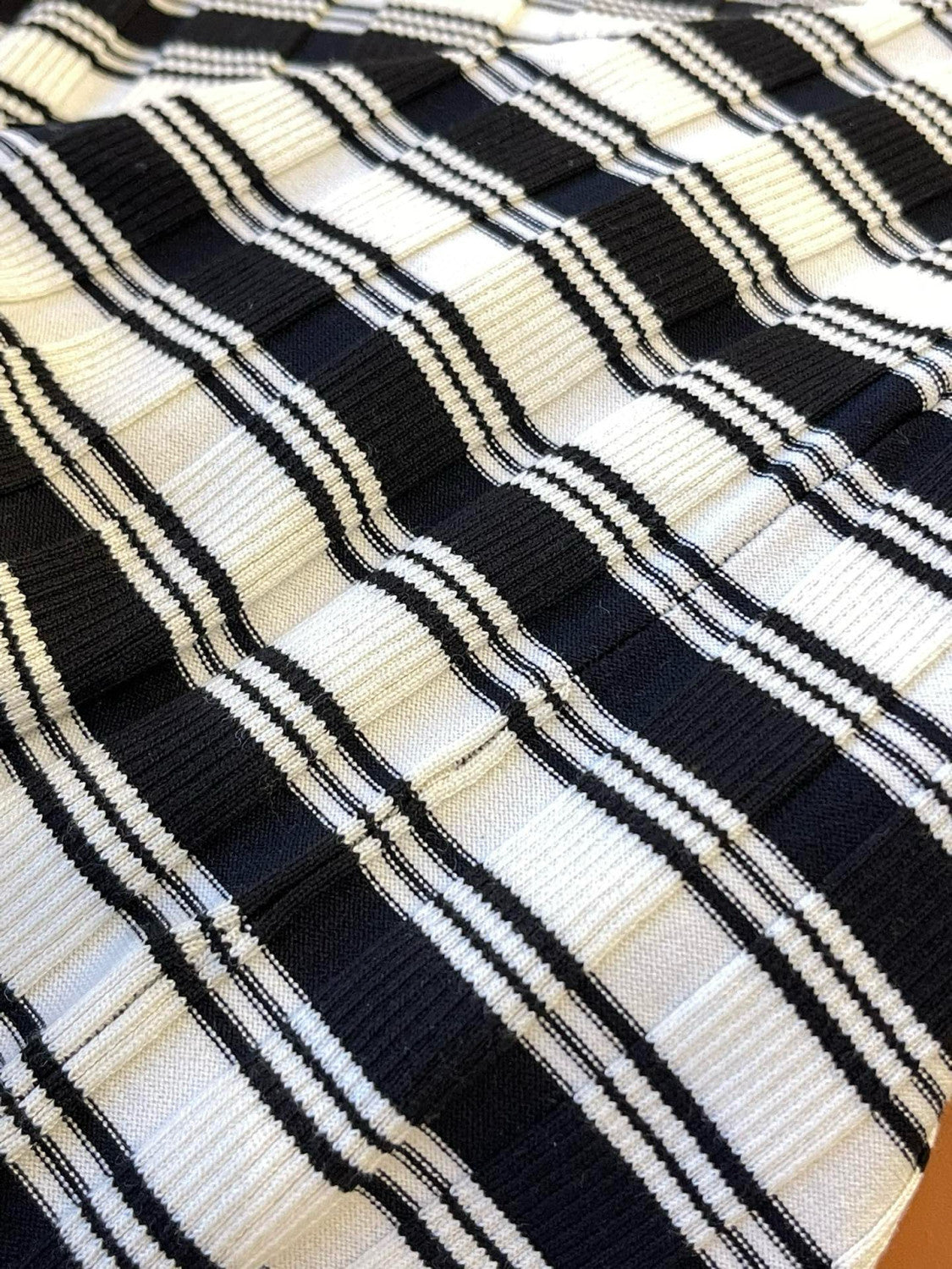 Women's Summer Black and White Striped Crew Neck Knit Short Sleeve Sweater Top #75878