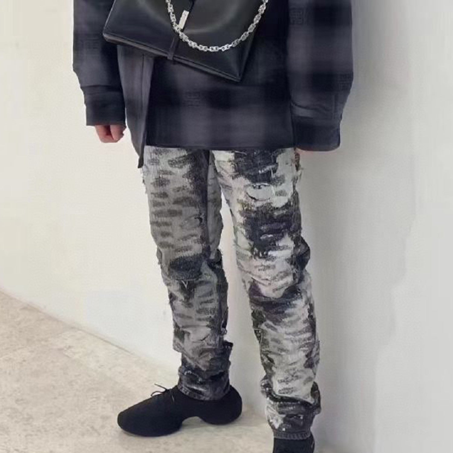 Men's Cotton Black and White Fashion Embroidered Washed Destroyed Denim Trousers Ngvp #7769