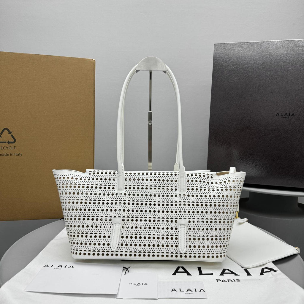 Alaia Mina Cutout Shoulder Bag Design Fashionable Women's Retro Solid Color Casual Temperament Vienne Cutout Carved Pattern  Bag Bags #81633