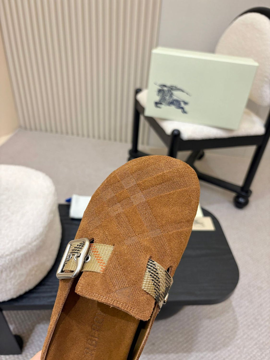 Burberry Urchin Men's And Women's Spring And Summer Solid Color Cowhide Leather Round Toe Slip-on Casual Slippers Sandals Shoes #77913