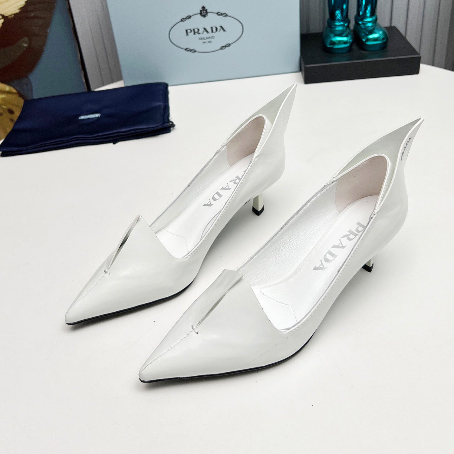 PR Two-tone Brushed Leather Pumps Fashionable And Luxurious Pointed-toe High Heels  Shoes With Elegant Heel Height Of 5.5 Cm #81395