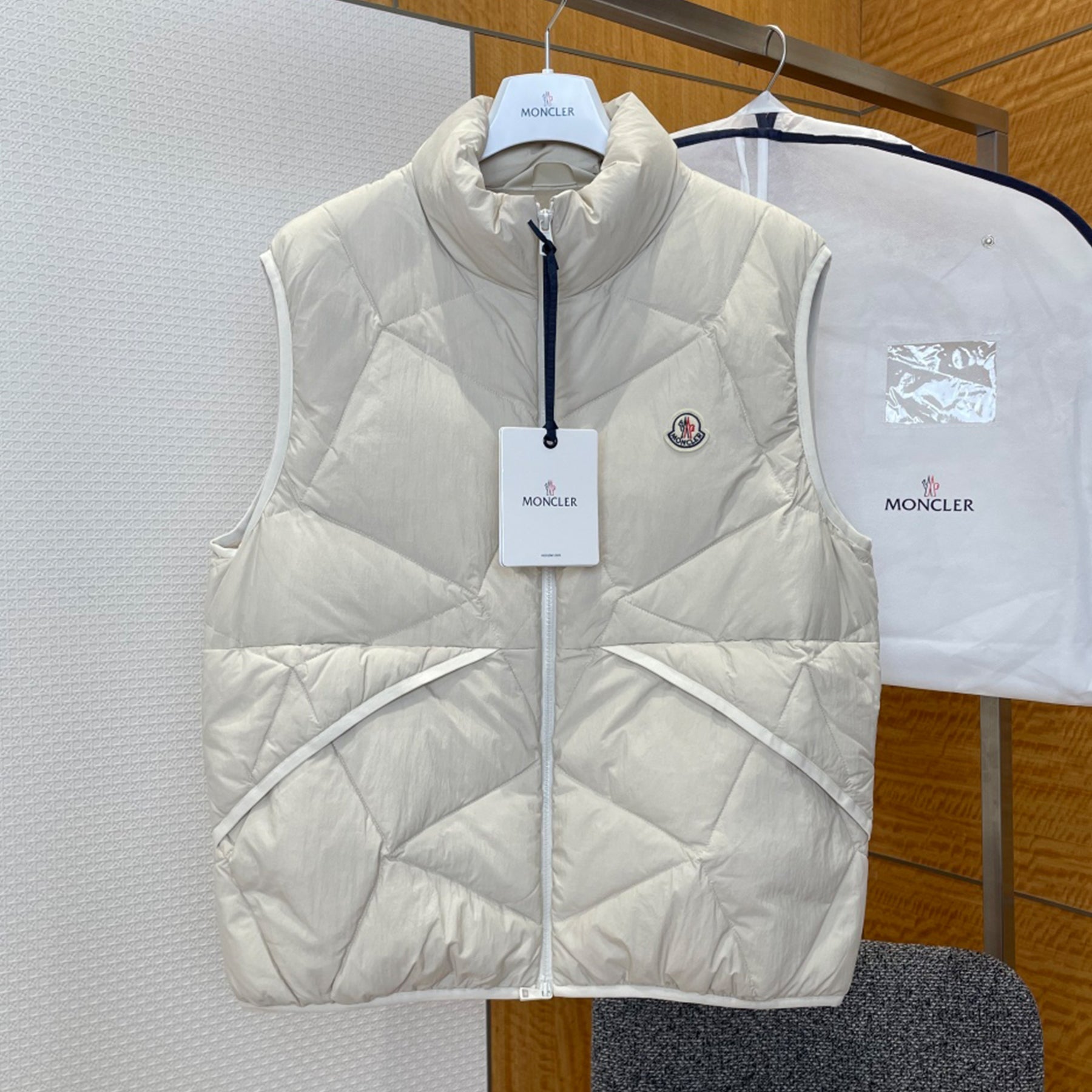 Men's Fall/winter Vendavel Off-white Asymmetric Geometric Embroidered Chest Patch Down Vest With Stand Collar Jacket #81814A