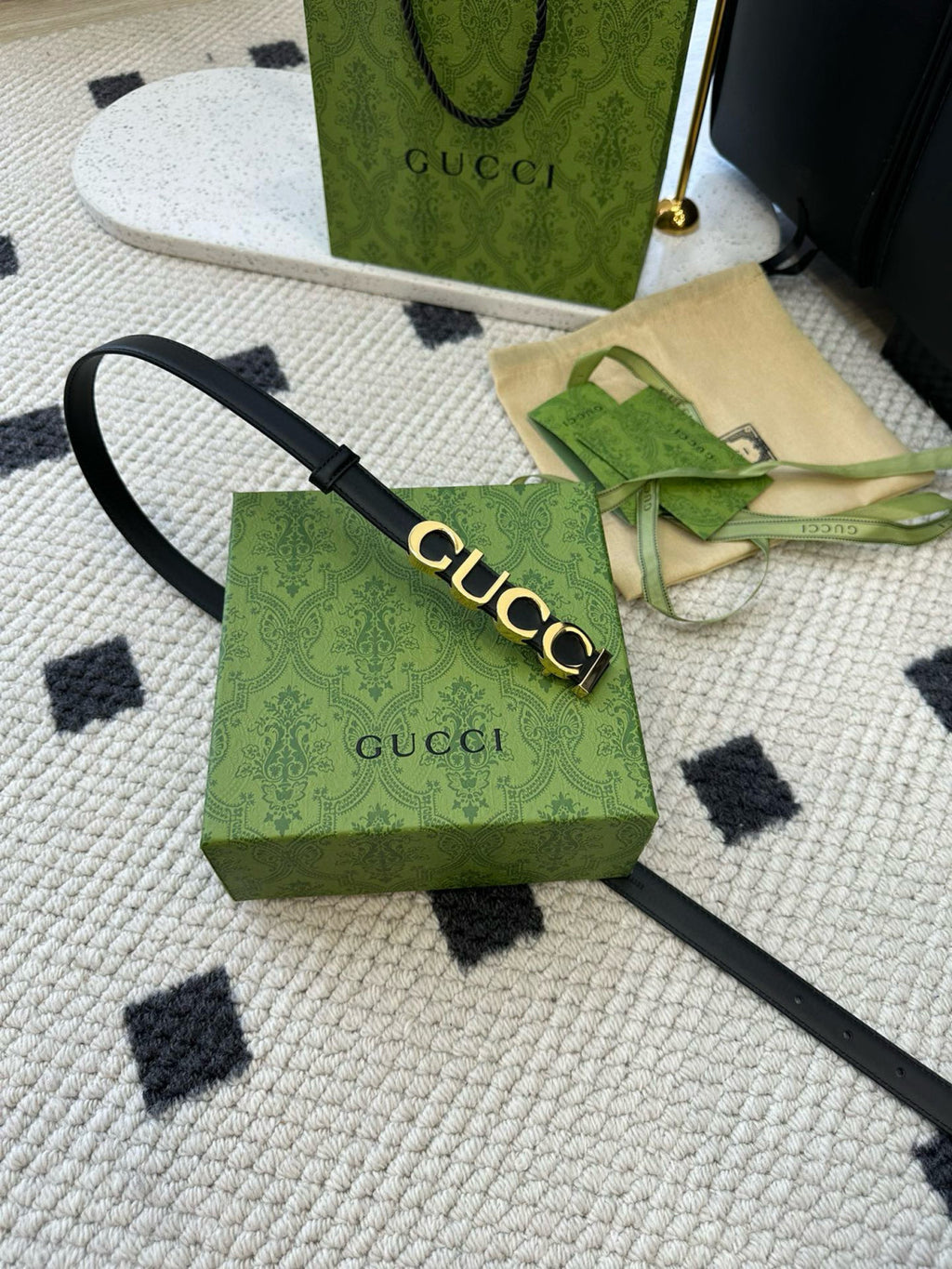 Women's Gold Logo Smooth Buckle Black Leather Thin Belt #98151