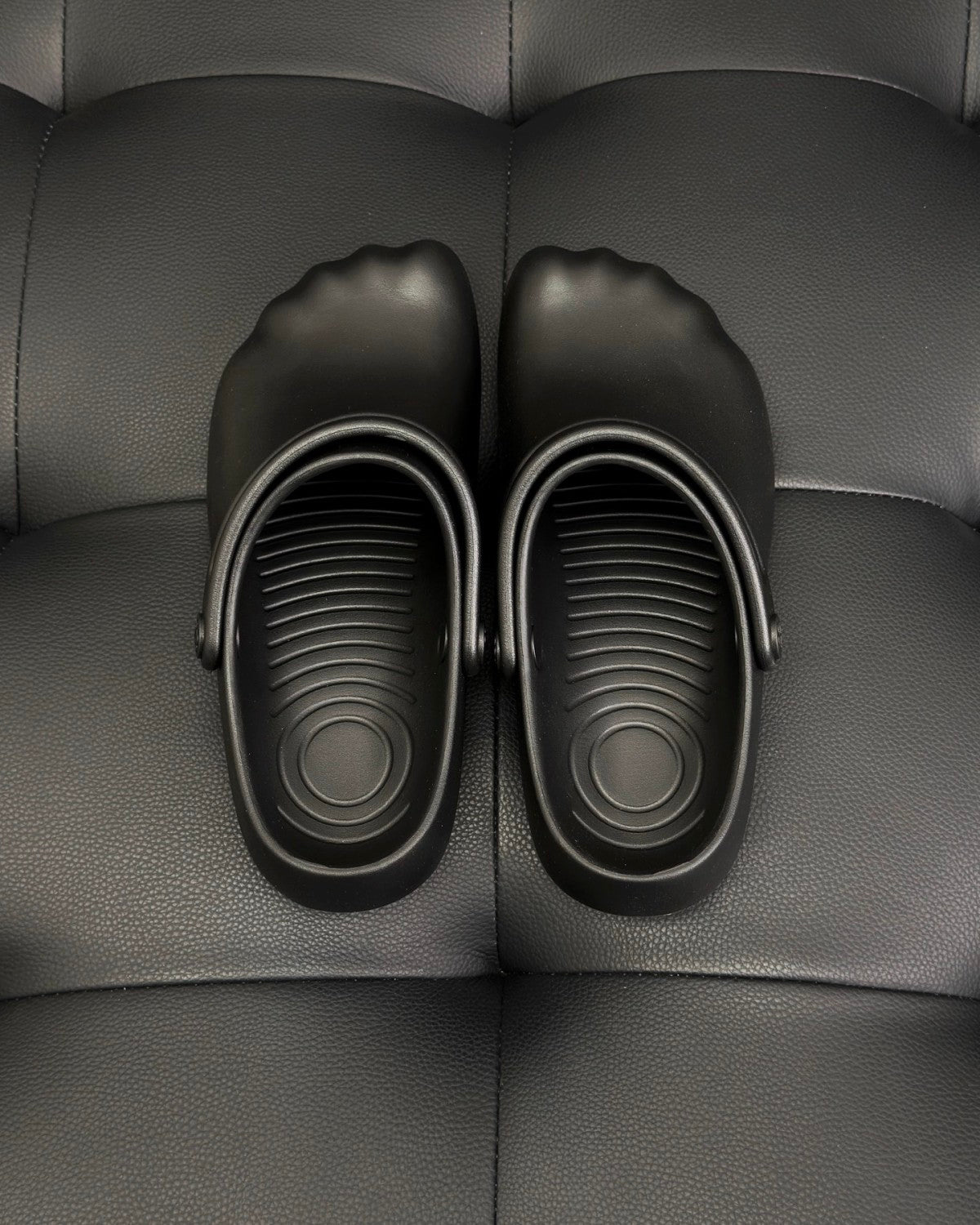 B X Crocs Men's And Women's Solid Color Summer Round-toe Slip-on Shoes #77889