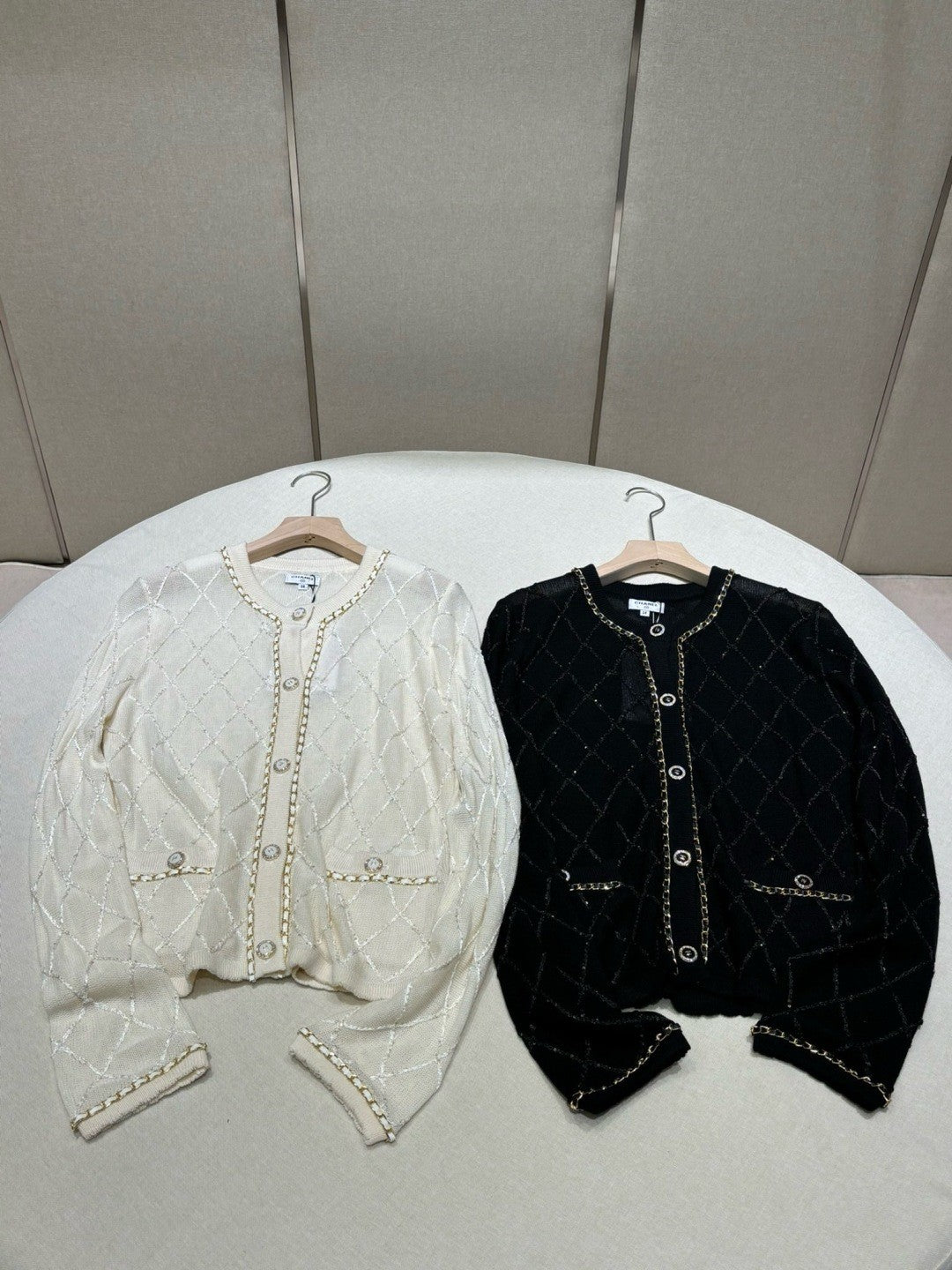 Women's Spring/autumn Black And White Double C Series Fashionable Elegant Delicate Cardigan Gold Line Single-breasted Knitted Sweater Ngvp #2242