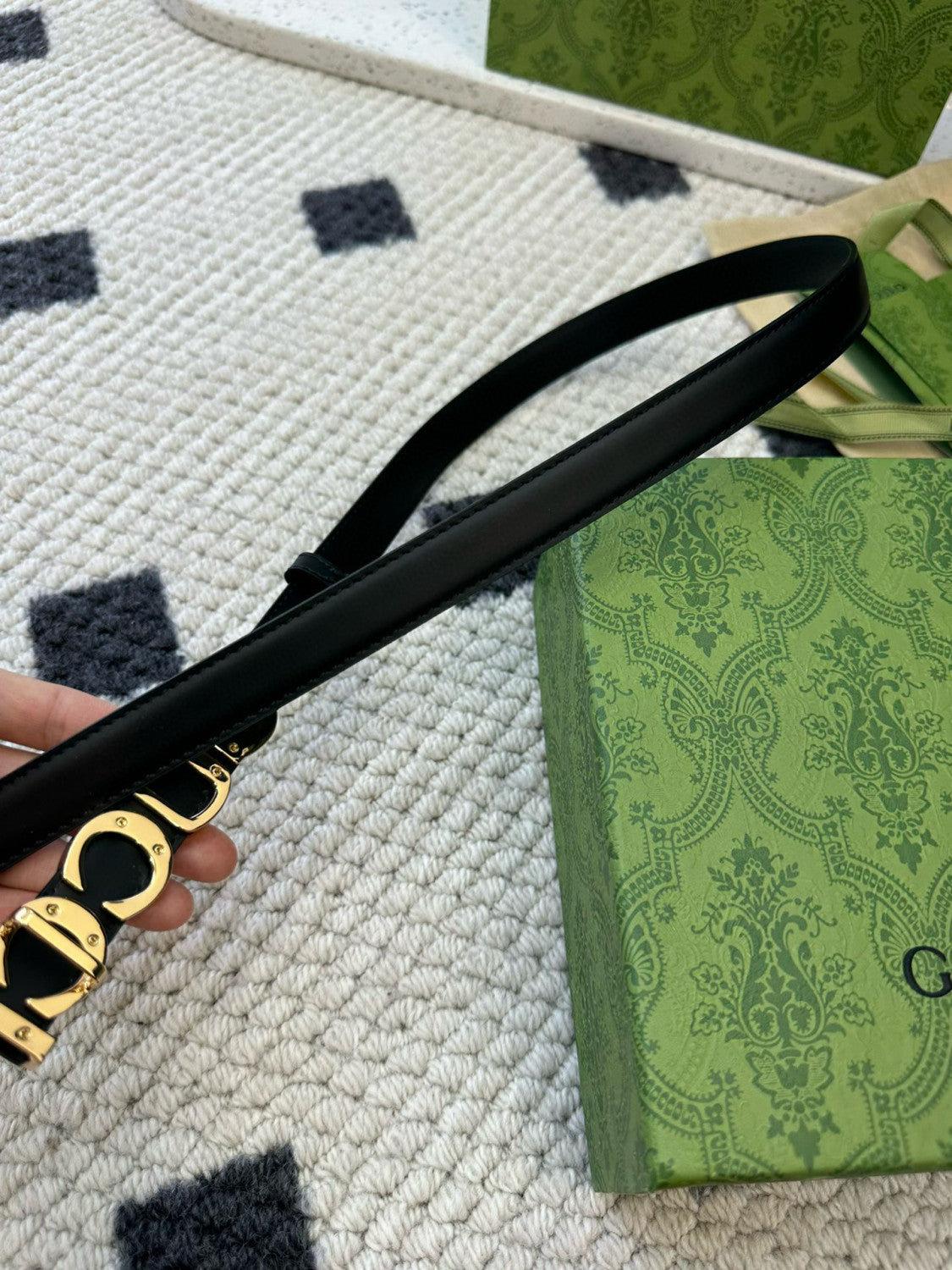 Women's Gold Logo Smooth Buckle Black Leather Thin Belt #98151