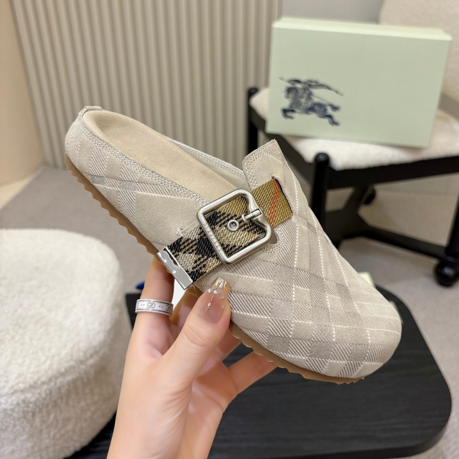 Burberry Urchin Men's And Women's Spring And Summer Solid Color Cowhide Leather Round Toe Slip-on Casual Slippers Sandals Shoes #77913