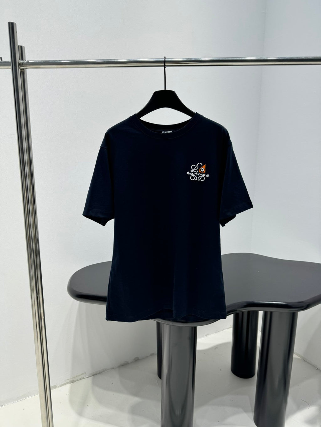 25 New Arrival Unisex Cotton Embroidered T-Shirt with Kitten and Brand Logo Embroidery. Crew Neck. Drop Shoulder Design #83173A